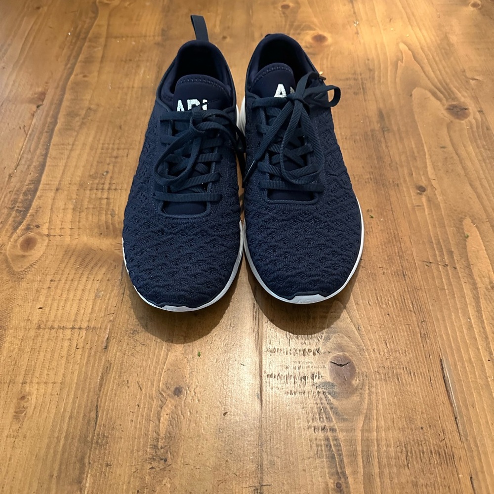 “APL (Athletic Propulsion Labs) TechLoom Phantom Sneakers
